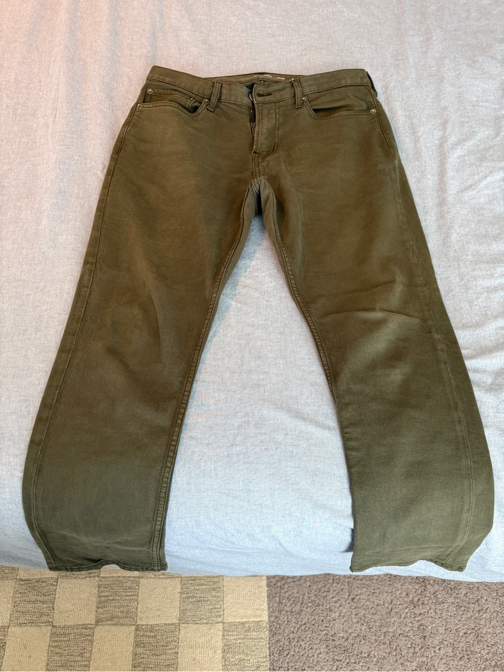 Old Navy Men's Olive Green Slim Jeans size 33 x 30